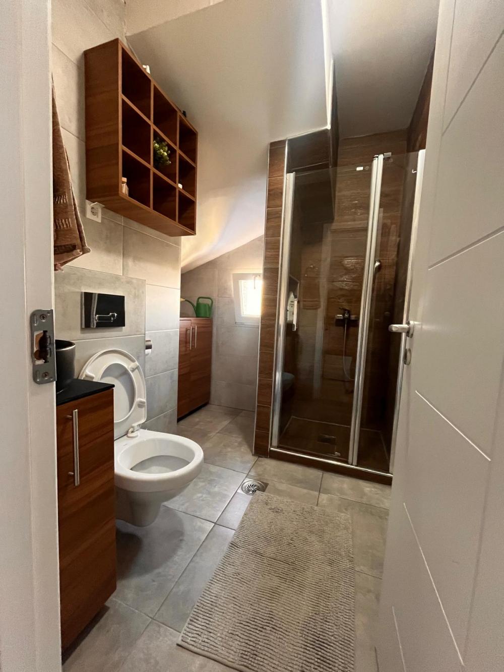 Slika 4 - Luksuzan kompletno opremljen petosoban stan 100m2, Novo Naselje, Bate Brkica 